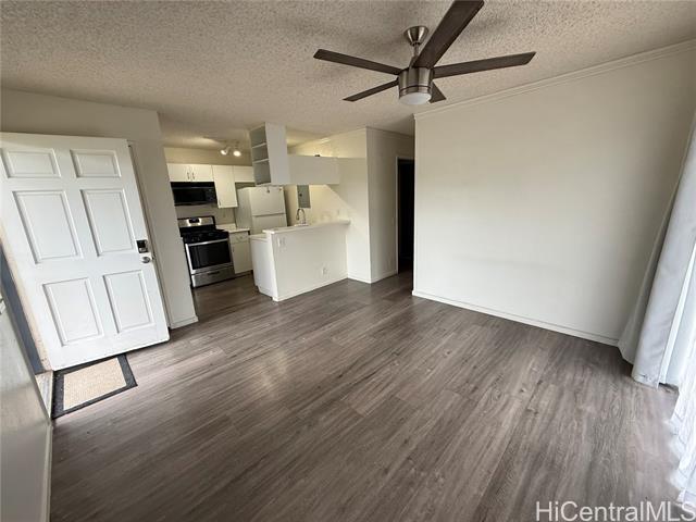 Building Photo - 91-214-214 Hanapouli Cir