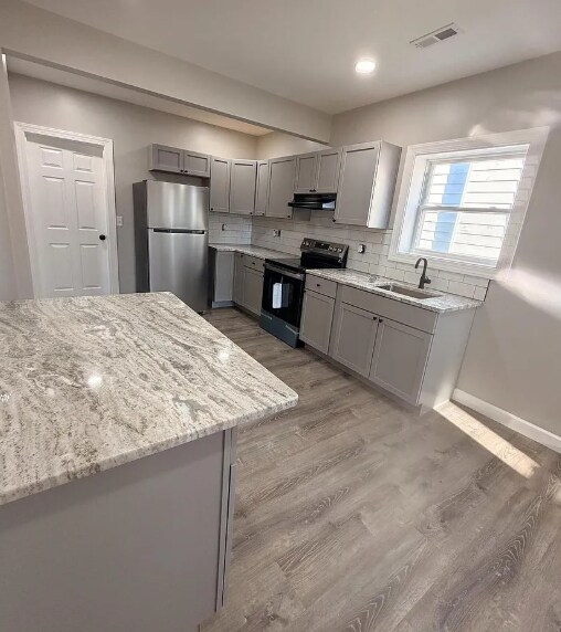 Building Photo - 404 Sharp St