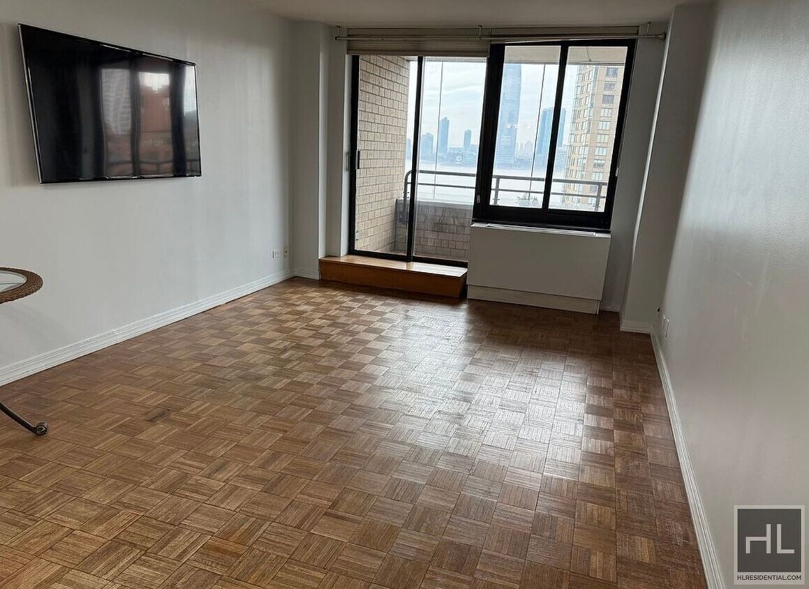 Primary Photo - Spacious 1 bedroom in Battery Park