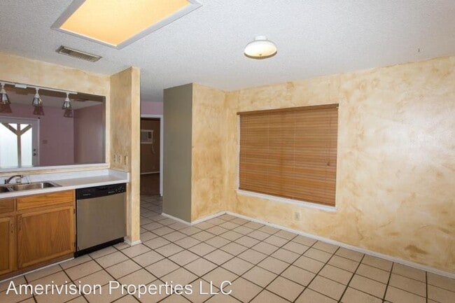 Building Photo - 4 br, 2 bath House - 7610 Rimhurst