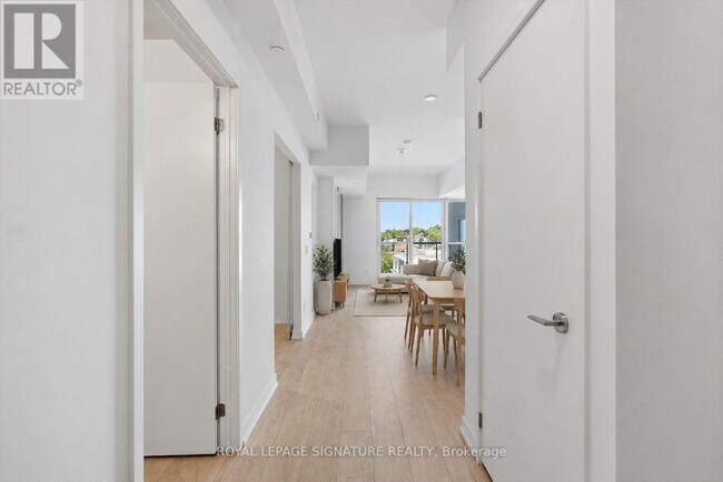 Photo du bâtiment - 181 Sheppard Ave E