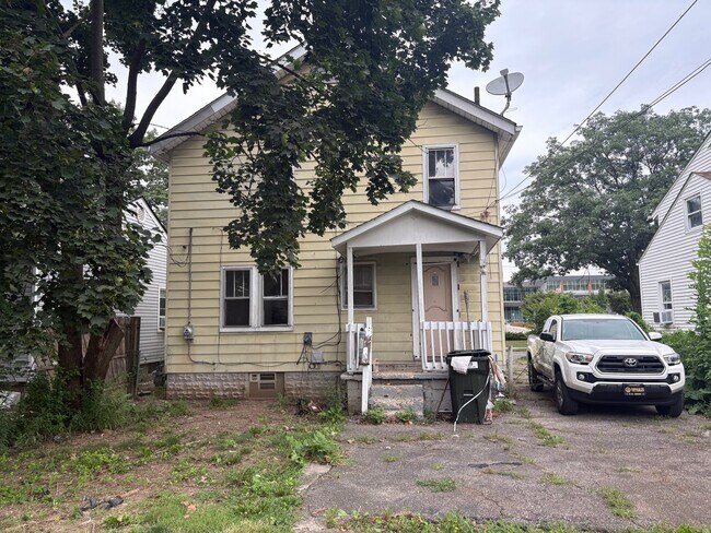 Foto del edificio - 1339 Briarwood Ave