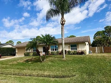 Building Photo - 3325 Queen Palm Dr