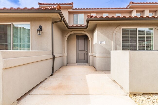 Building Photo - Modern Turn-Key Rental | Sienna Hills – Wa...