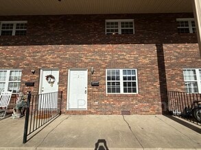 Building Photo - 133 Walker St