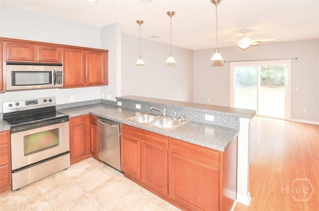 Building Photo - 1040 Canyon Oak Loop