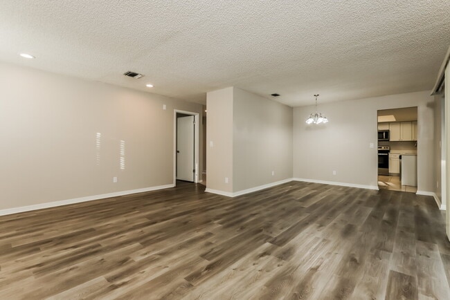 Foto del edificio - 504 Mahogany Dr