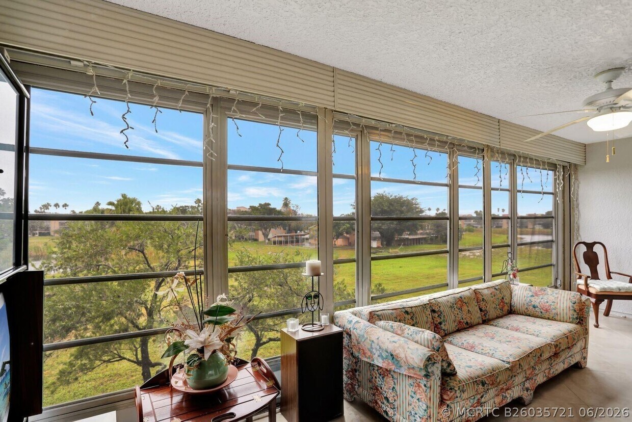 Foto del edificio - 7561 NW 1st St