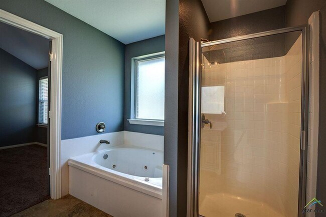 Building Photo - 3323 Mugsy Dr