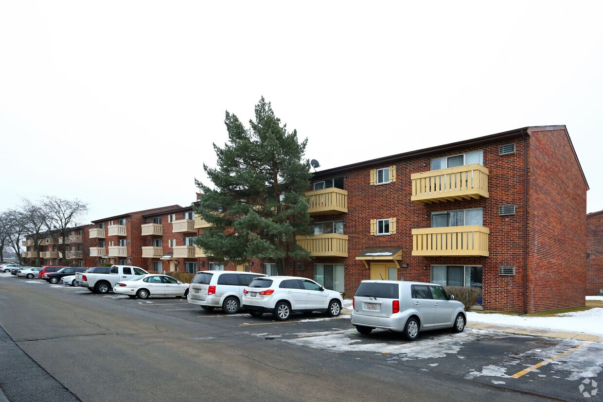 Foto principal - 151 Pickwick Dr
