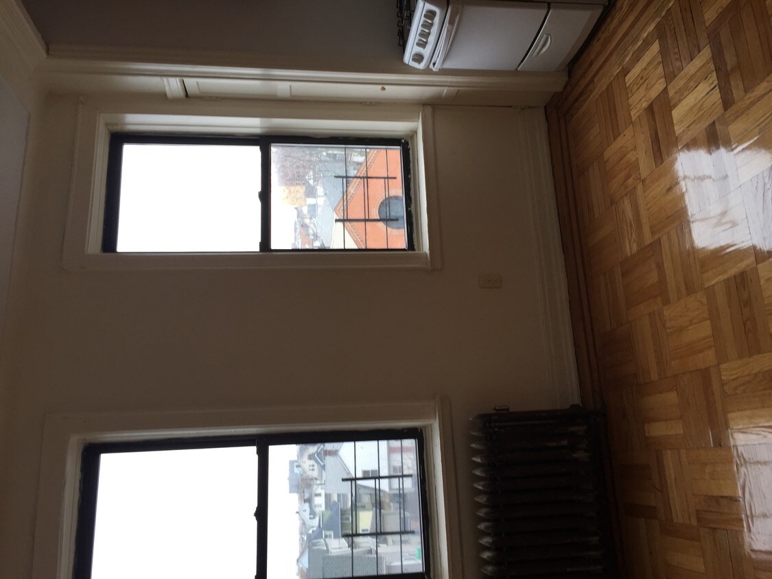 12010 Rockaway Beach Blvd, Rockaway Park, NY 11694 Room for Rent in