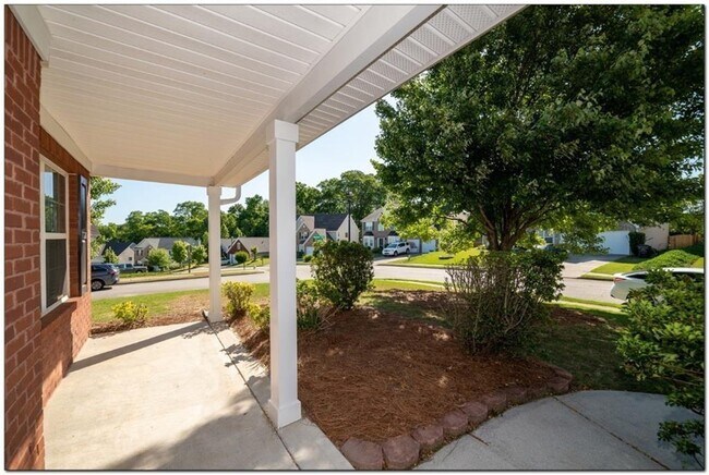 Building Photo - 3832 Roxberry Hill Ln NE