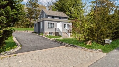 Building Photo - 143 Rocky Point Landing Rd