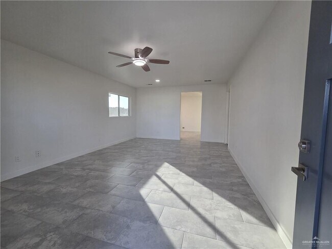 Foto del edificio - 15 Serg Loop