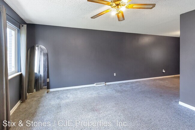 Building Photo - 3 br, 2 bath House - 489 Toledo St.
