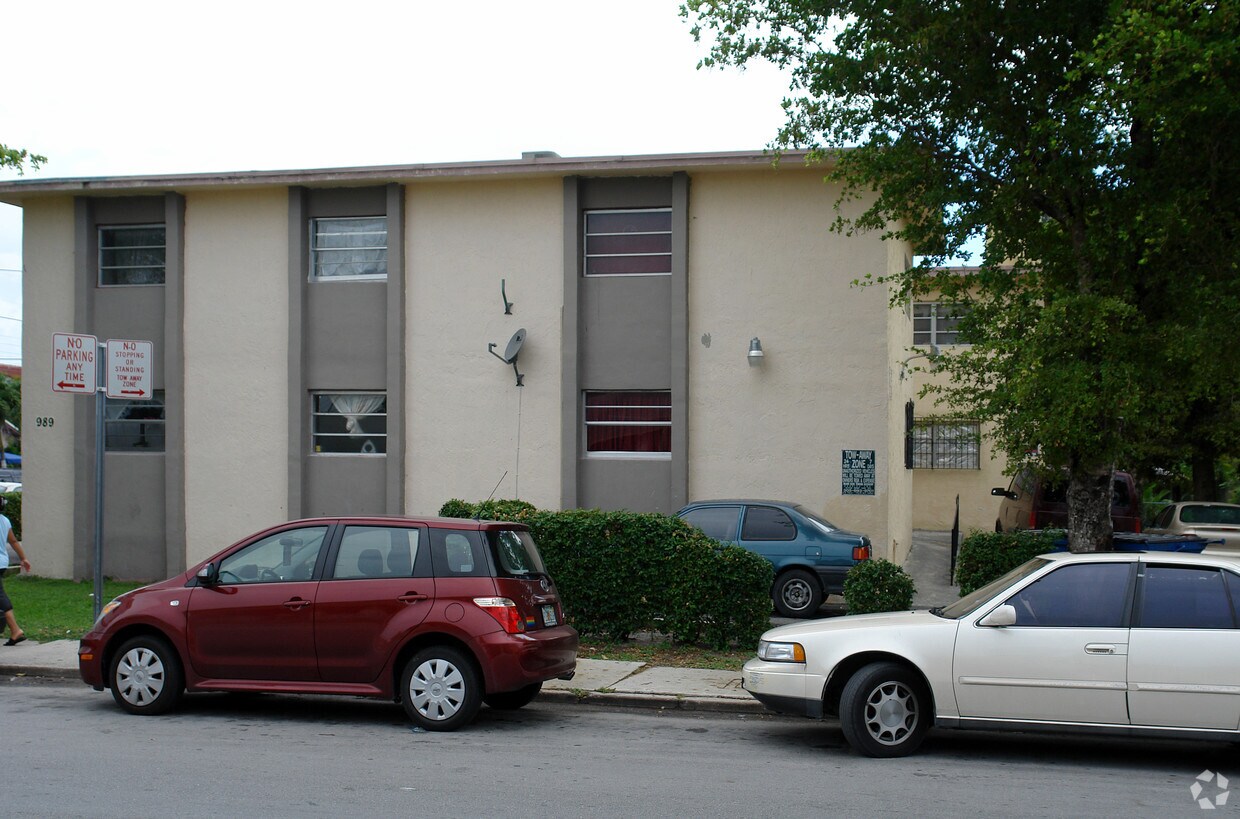 Foto del edificio - 989 NW 2nd St