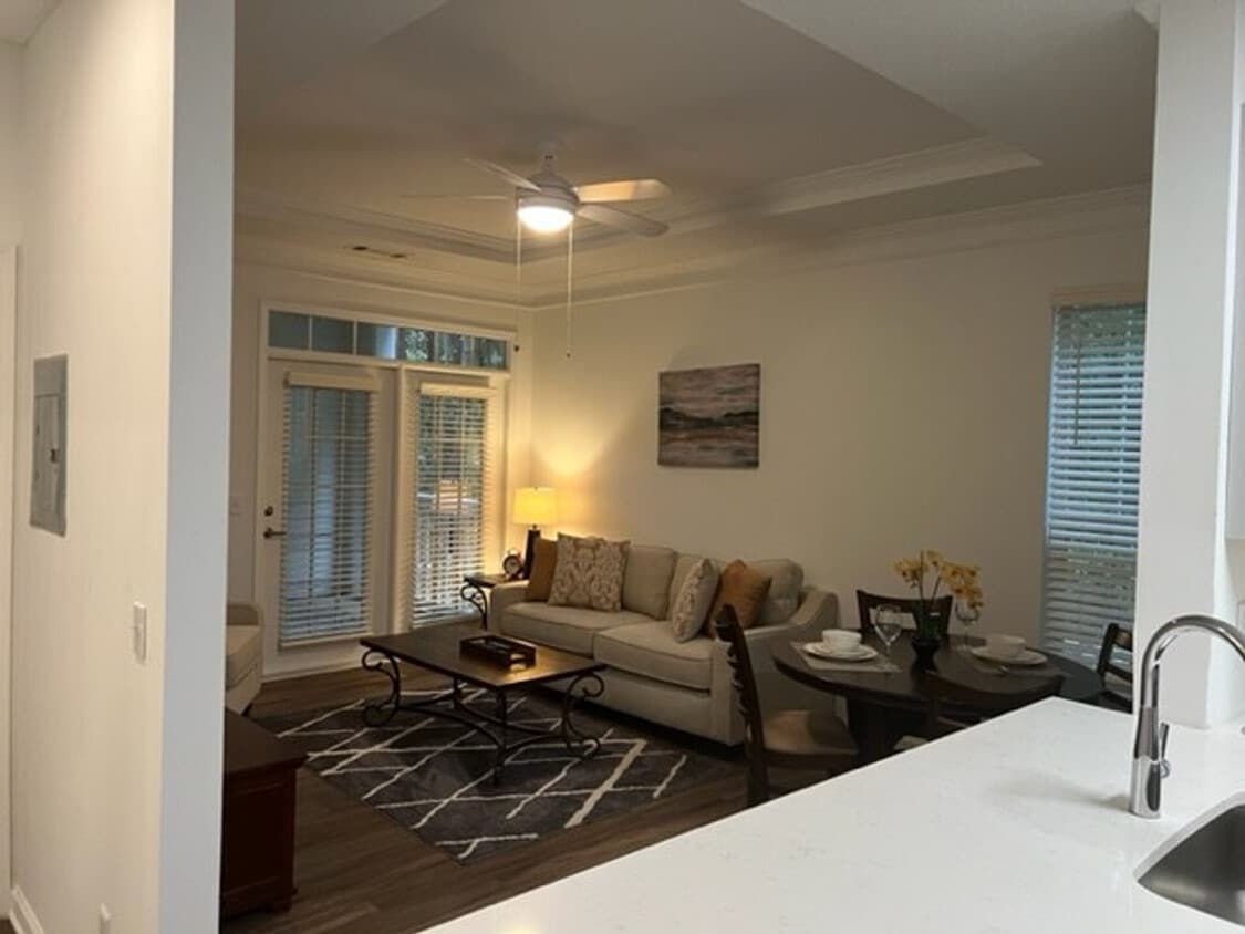 Foto principal - 32000 Gardner Dr