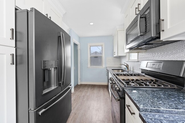 Foto del edificio - 2727 Bellwood Ave