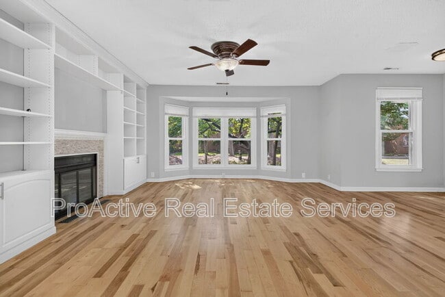 Foto del edificio - 1316 Llewellyn Ave