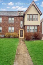 Building Photo - 627 Kenmore Ave