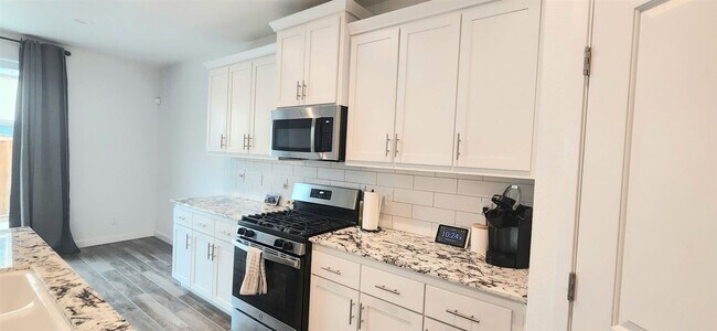 Foto del edificio - 4 br, 3 bath House - 4634 Loftwood Rd