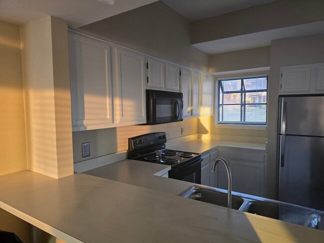 Building Photo - 267 Henry Chandler Dr