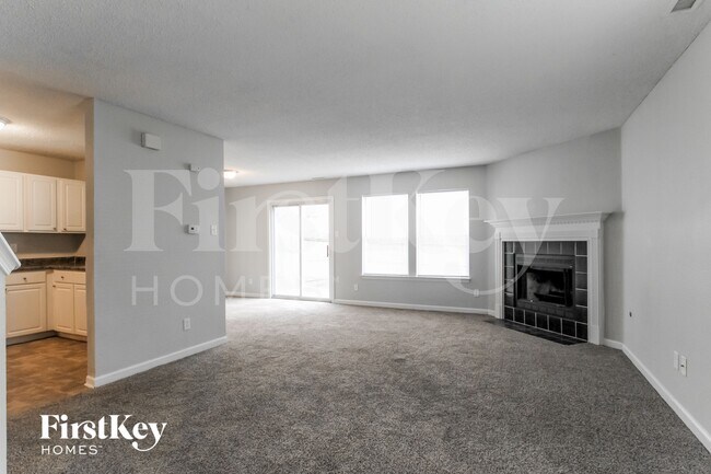 Foto del edificio - 5980 Redcliff S Ln