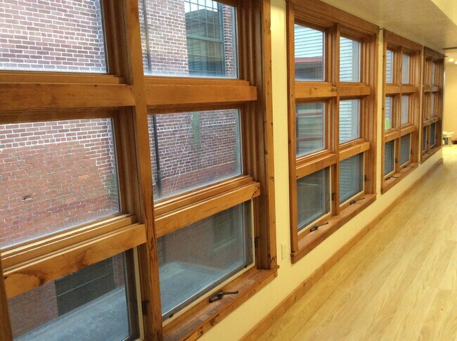 Foto del edificio - Downtown York Living at its Best! 1 Bedroom/1 Bath, Top Level Apartment, Laundry-Open Concept