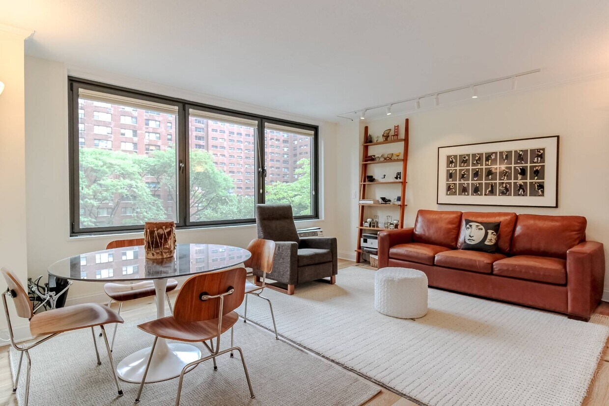 Foto principal - 1641 3rd Ave