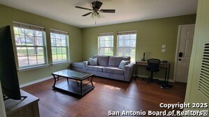Foto del edificio - 1108 Canyon Dr