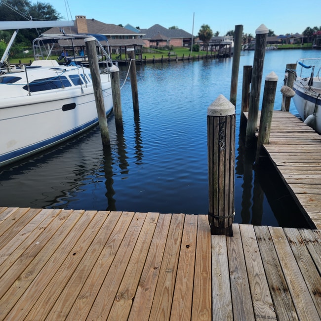 Building Photo - 732 Marina Dr