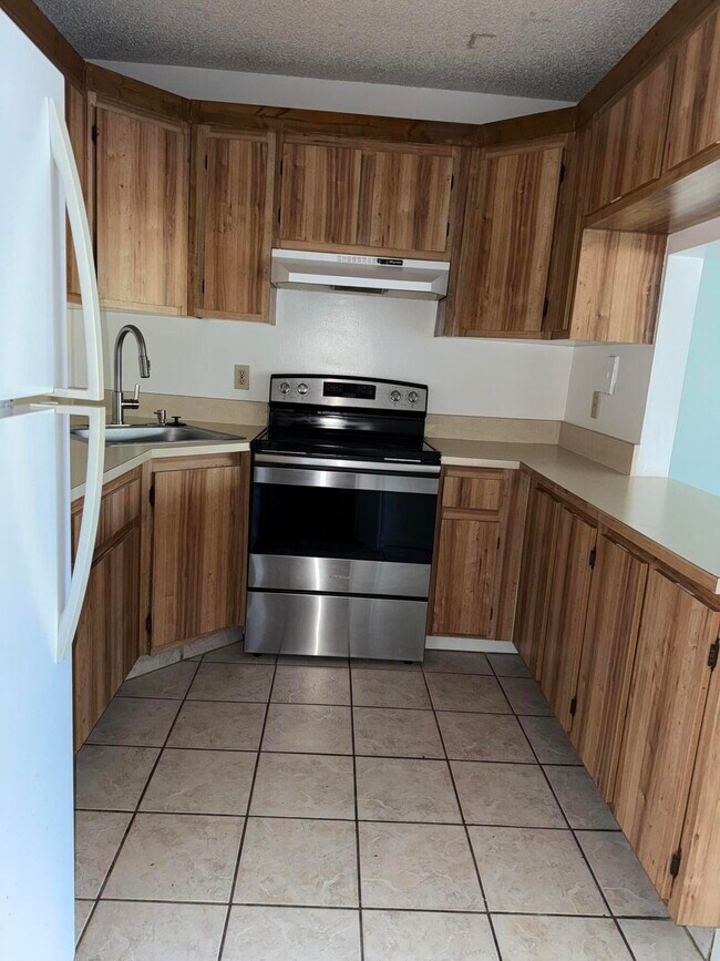 Foto del edificio - 718 Sunny Pine Way