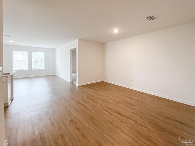 Foto del edificio - 4631 Carlstrom Ln