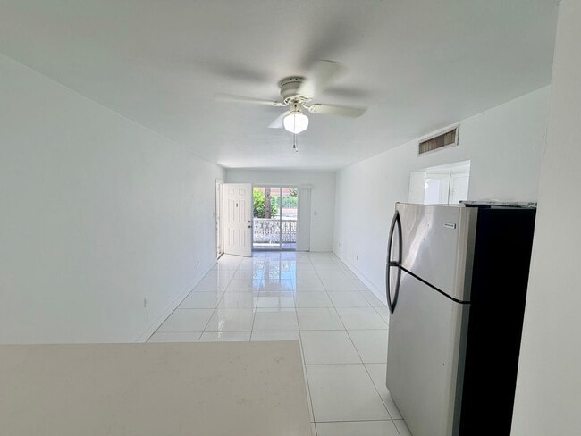 Foto del edificio - 1057 SW 7th St