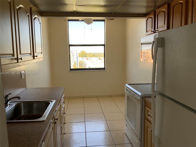 Foto del edificio - 1470 NE 123rd St