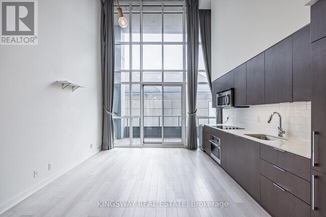 Photo du bâtiment - 5 Hanna Ave