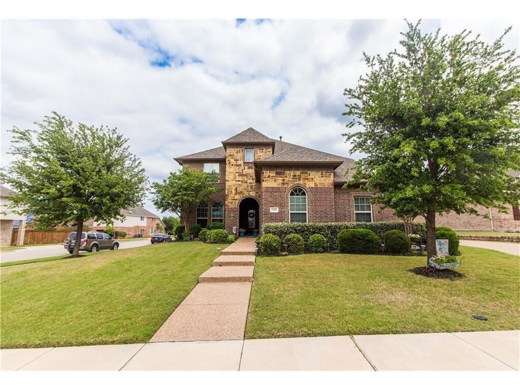 Primary Photo - 2101 Bradley Dr