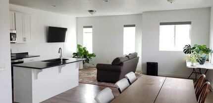 Building Photo - 15291 S Tack Way