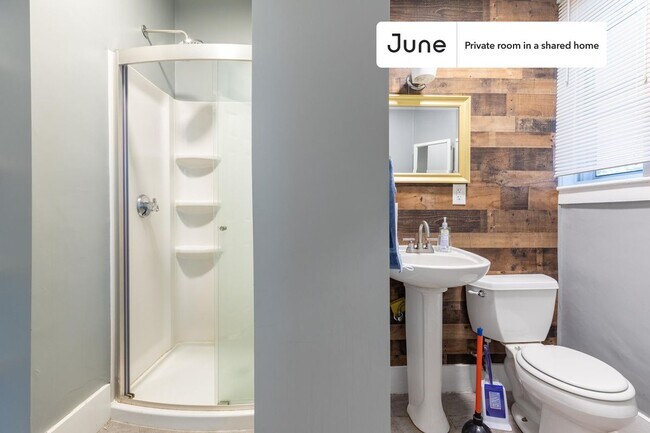 Foto del edificio - Room in Shared 6 bed/2 bath home