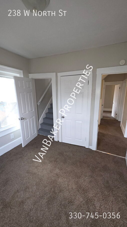 Foto del edificio - 238 W North St