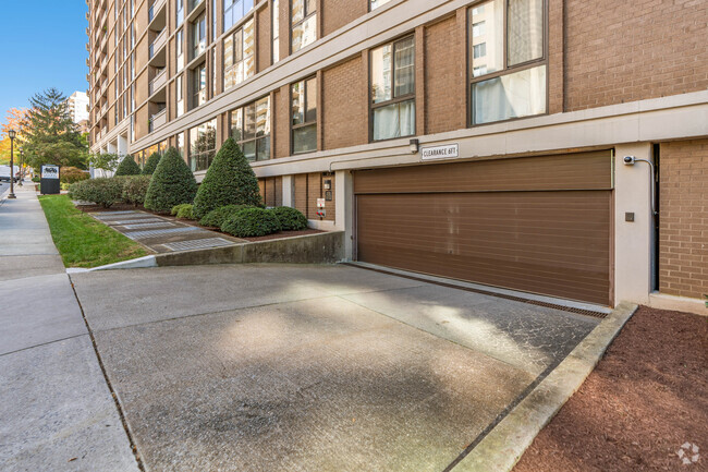 Building Photo - 4620 N Park Ave