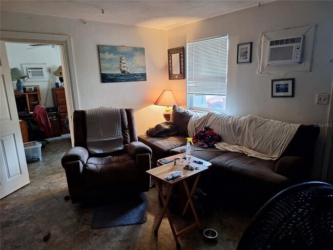 Foto del edificio - 21528 Kenyon Ave