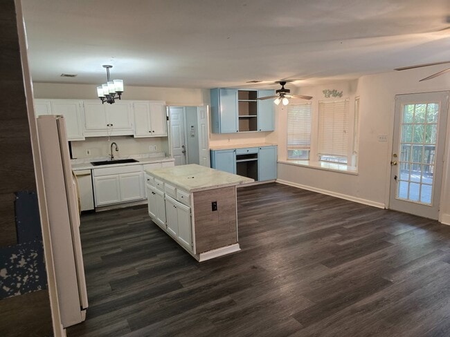 Building Photo - 23 Vantage Dr