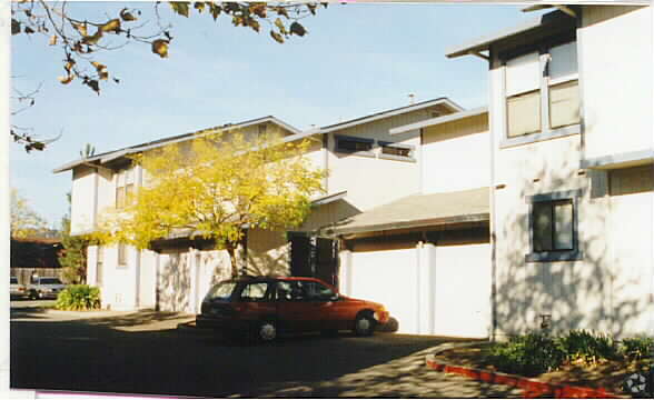 Building Photo - 6649 Montecito Blvd