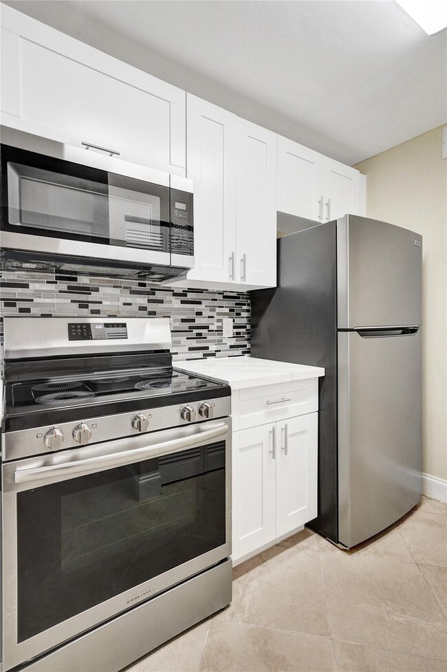 Building Photo - 10733 Cleary Blvd