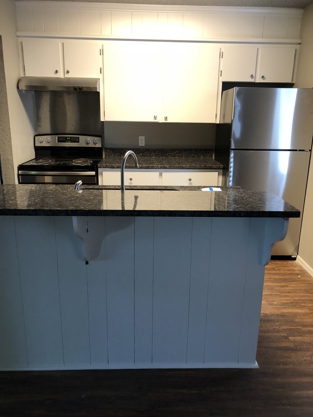 Cocina - 104 N Linda Ln