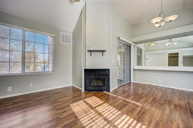 Foto del edificio - Crosspointe (1458)