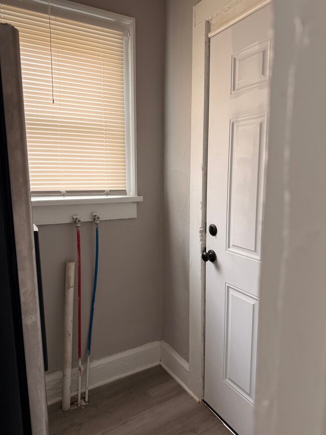 Building Photo - 156 Arthur Ave