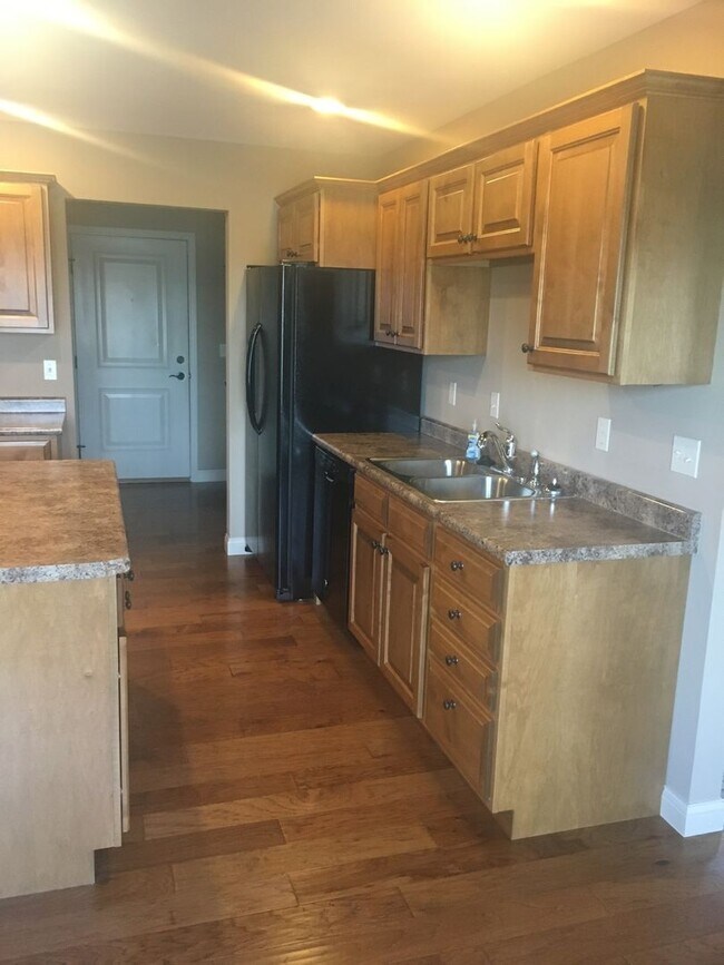Foto del edificio - Recently built 3-bed, 2.5-bath home availa...