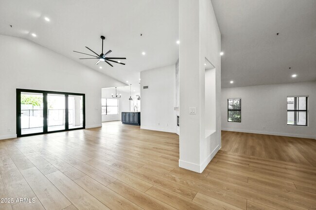 Building Photo - 12810 E Yucca St